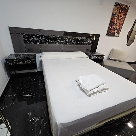 Apartamentos Benidorm Black Buitenkant foto